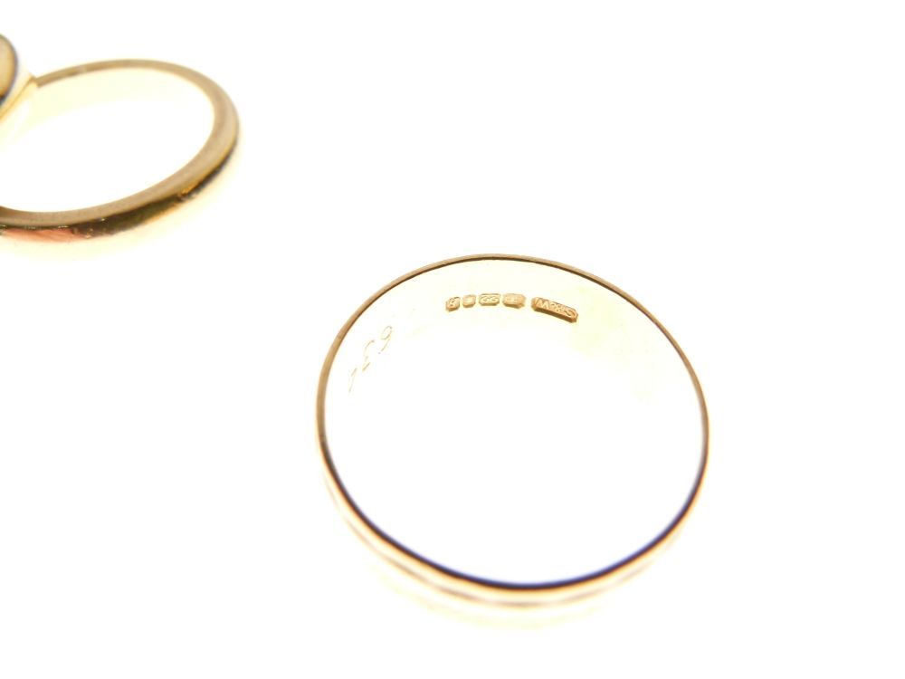 Three 22ct gold wedding bands, total 25g approx, together with a 9ct gold wedding band, 1.6g - Image 4 of 7