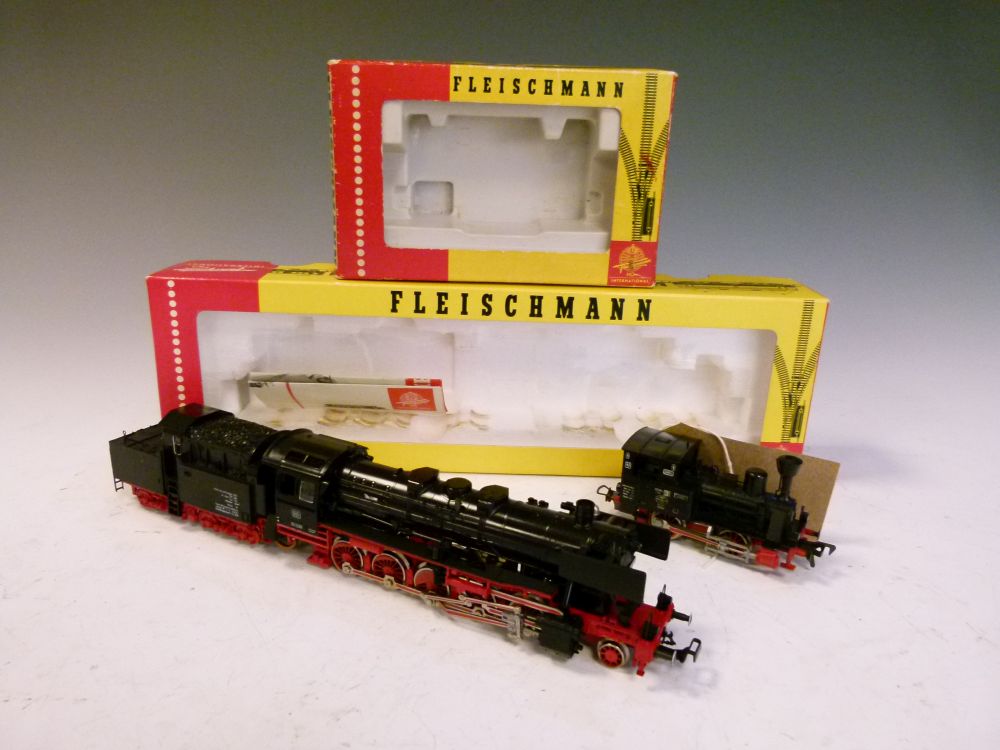Two Fleischmann HO International locomotive and tender, together with small 4000 locomotive - Image 6 of 6