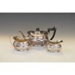 Edward VII silver three piece tea set, Sheffield 1906, 18.3toz gross approx