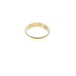 Gentleman's 18ct gold wedding, size Q, 5.2g approx