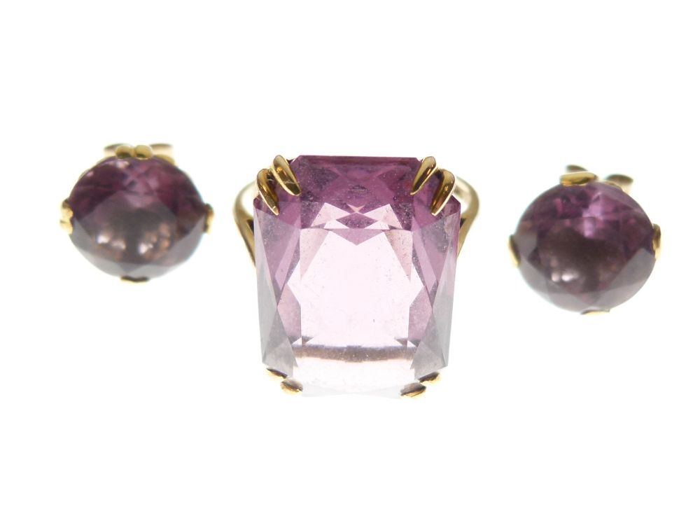 9ct gold and purple stone dress ring, size P, together with a pair of yellow metal and purple