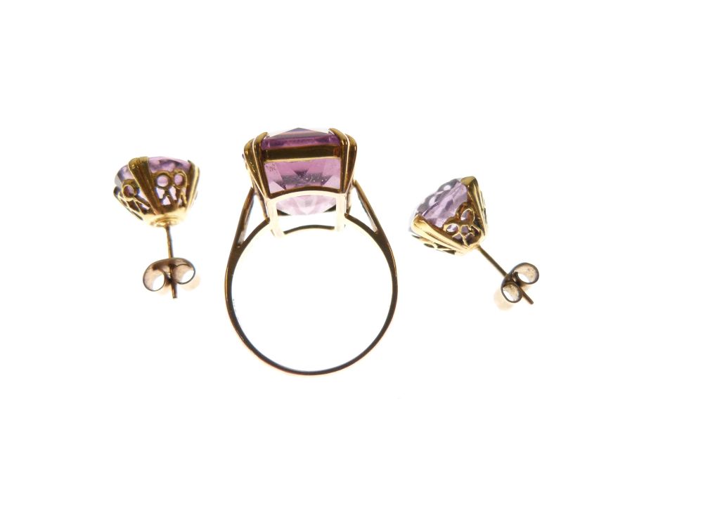 9ct gold and purple stone dress ring, size P, together with a pair of yellow metal and purple - Image 3 of 3