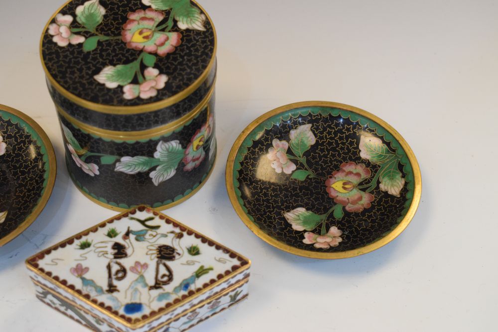 20th Century cloisonné cylindrical pot, lozenge-shaped pot and two dishes, the first 8cm high (4) - Image 2 of 5