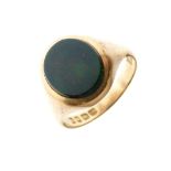 Gentleman's 18ct gold and bloodstone signet ring, with vacant oval matrix, London 1961, size U, 9.9g