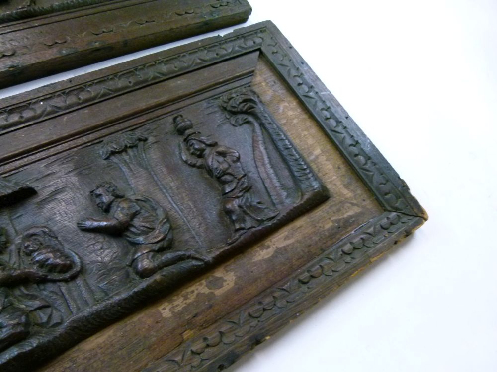 Pair of 18th Century Continental carved walnut panels depicting the Adoration of the Magi and the - Image 5 of 11