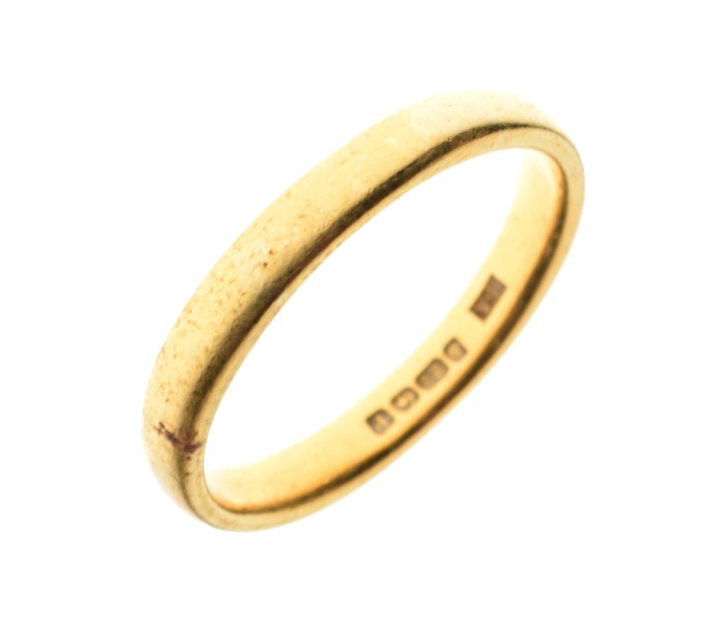 22ct gold wedding band, 6.3g, size V