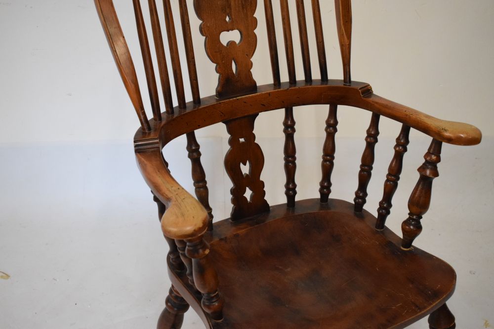 Reproduction elm seat Windsor stickback elbow chair - Image 3 of 6