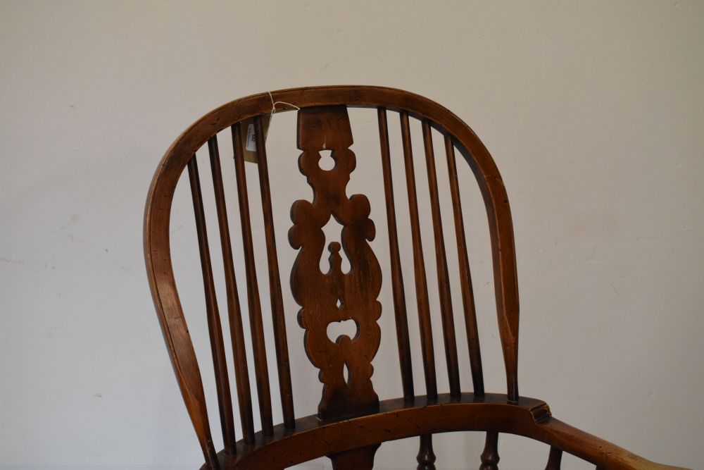 Reproduction elm seat Windsor stickback elbow chair - Image 4 of 6