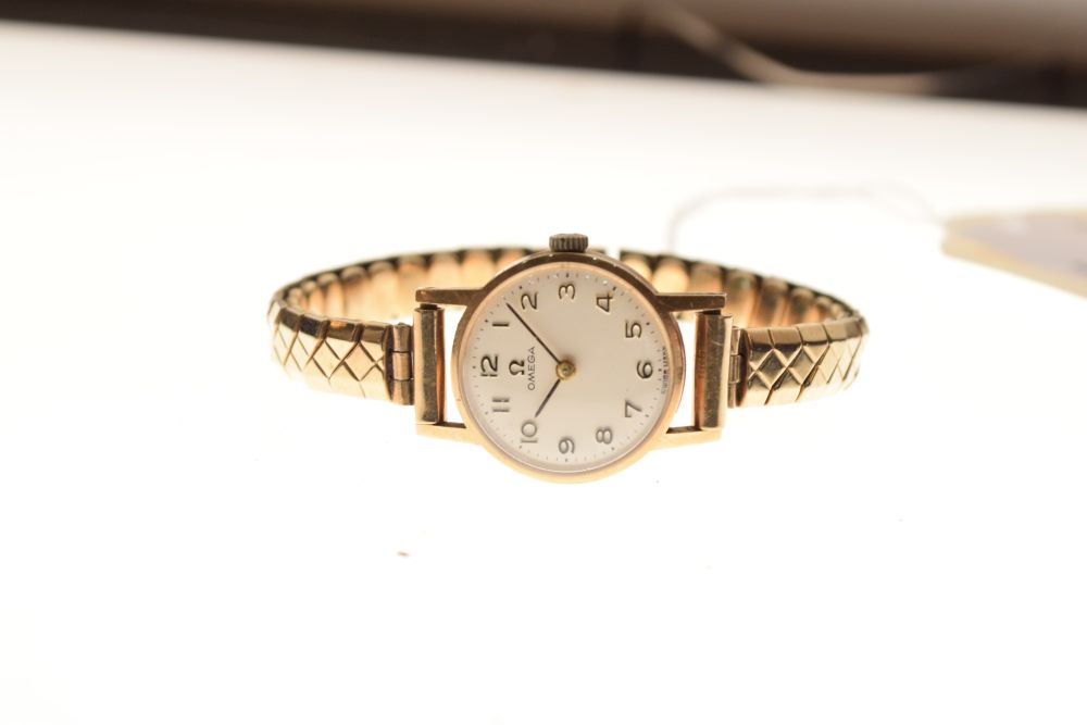 Lady's Omega 9ct gold cased cocktail watch on expanding gold plated bracelet - Image 2 of 5