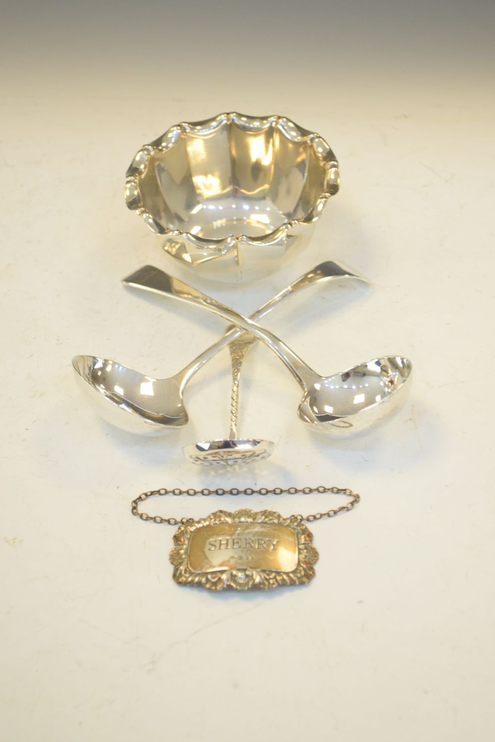 Collection of silver items to include George V sugar bowl, Sheffield 1919, Elizabeth II silver - Image 3 of 10