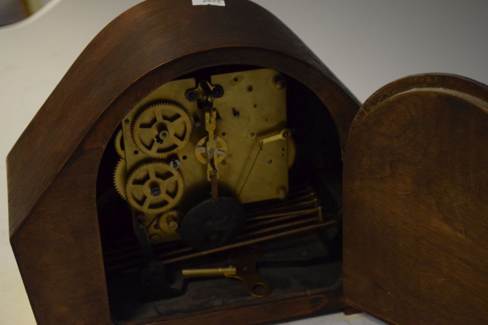 1930's period oak cased mantel clock, having striking and chiming movement, presentation - Image 4 of 5