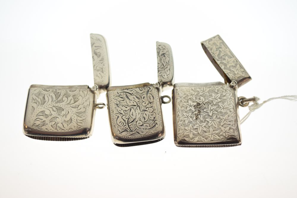 Three early 20th Century silver vesta cases with engraved floral decoration, Birmingham 1900, 1902 - Image 4 of 6