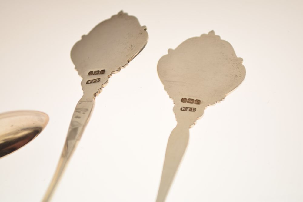 Small collection of silver items to include Georgian pair of sugar tongs, pair of teaspoons with the - Image 6 of 8