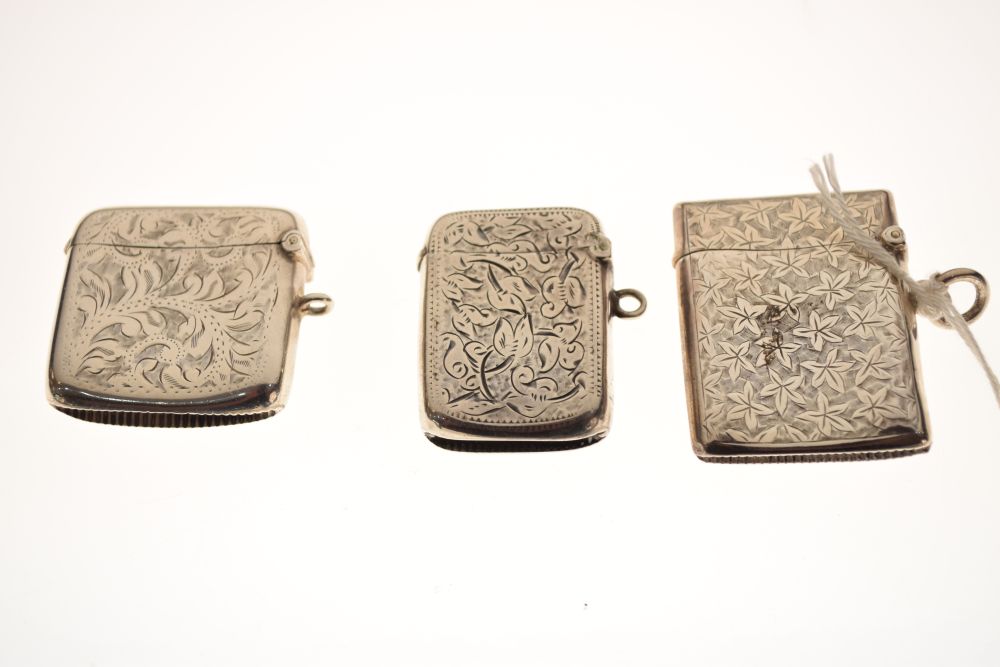 Three early 20th Century silver vesta cases with engraved floral decoration, Birmingham 1900, 1902 - Image 3 of 6