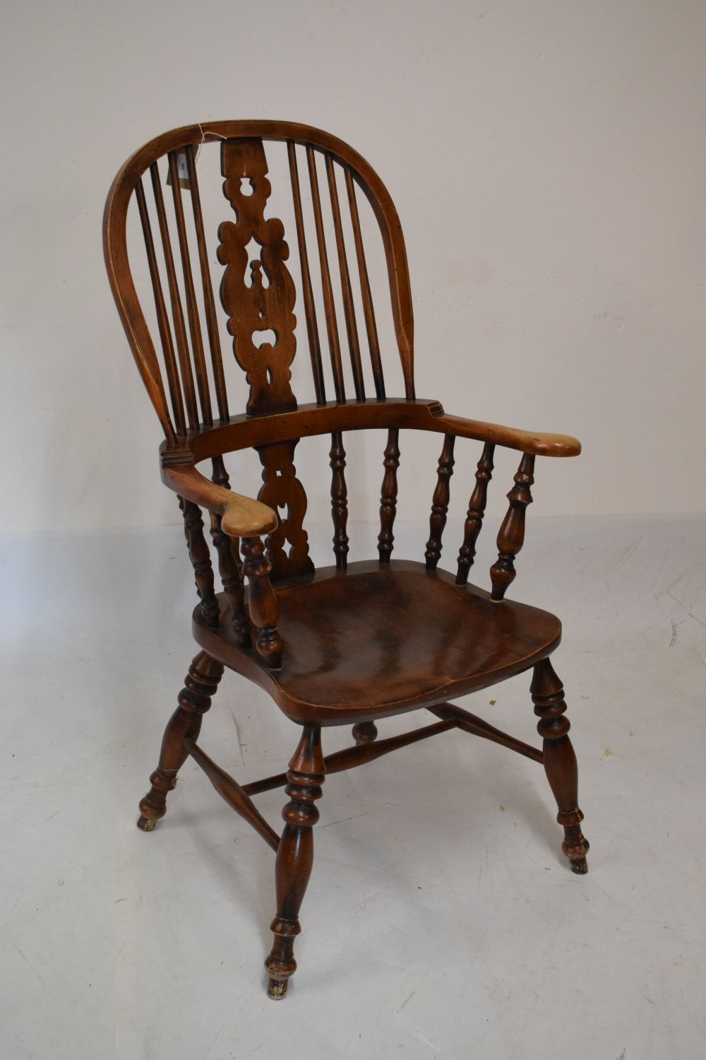 Reproduction elm seat Windsor stickback elbow chair