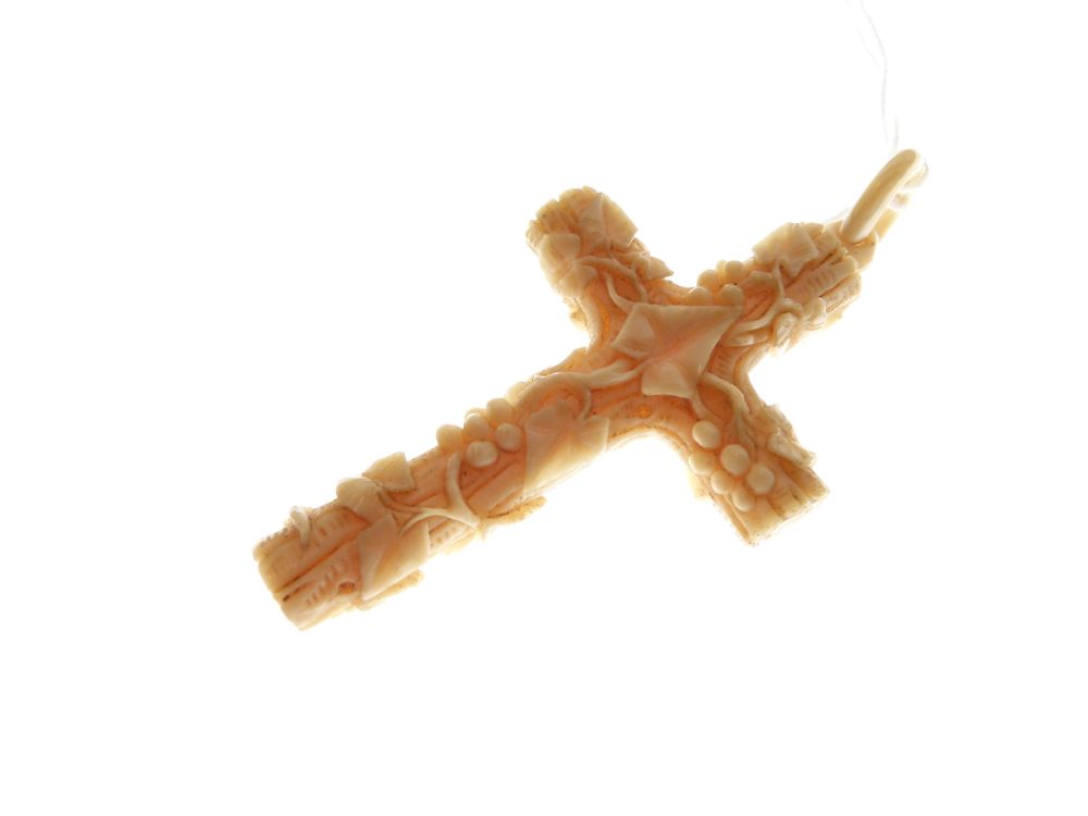 Late 19th/early 20th Century carved ivory cross pendant, 6cm high excluding suspension ring - Image 5 of 5