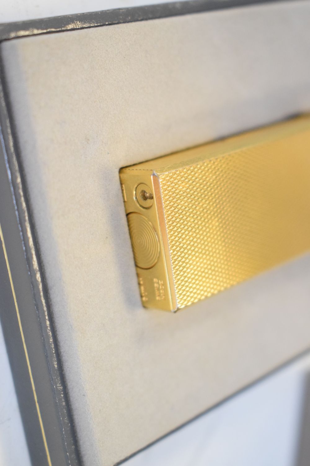Dunhill - Gold-plated lighter, 6.5cm high, with original box and booklet - Image 2 of 4