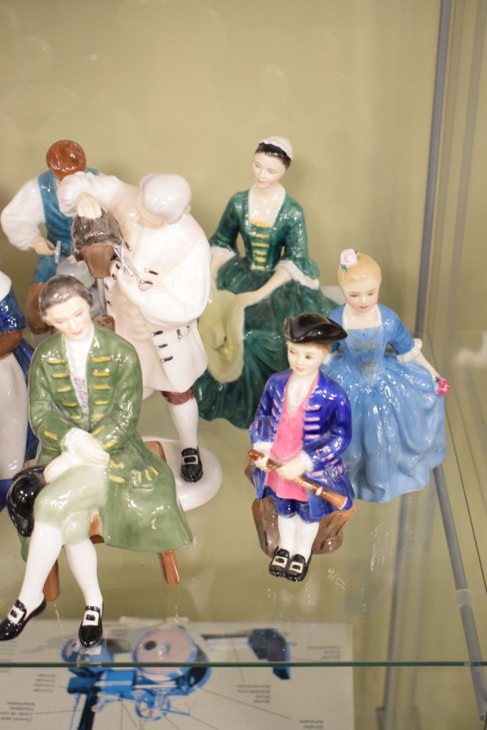 Quantity of Royal Doulton 'Williamsburg' porcelain figures to include HN2227, HN2183, HN2240, HN2154 - Image 3 of 4
