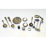 Assorted small silver collectables to include Oriental souvenir spoon, Eastern white metal pin dish,