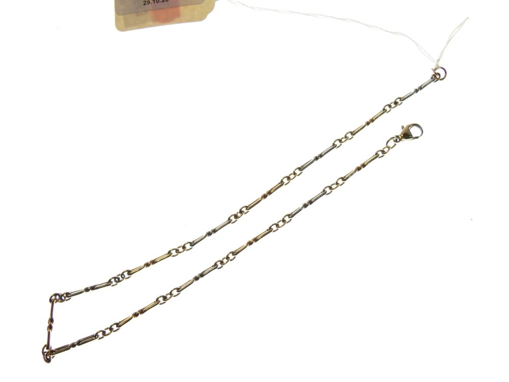 9ct gold necklace of alternate white and yellow gold links, 36cm long, 11.7g approx - Image 4 of 4