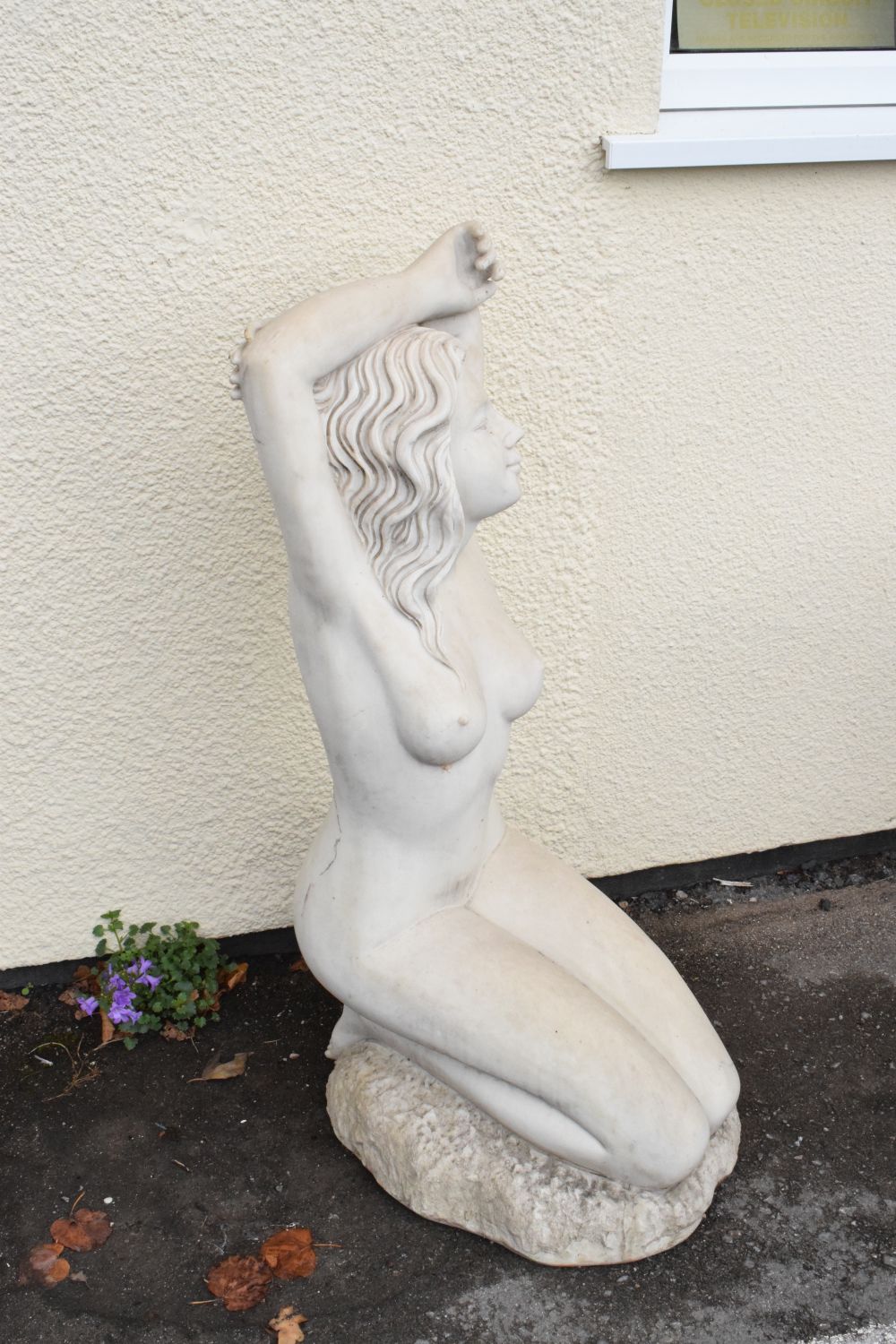 Garden Ornament - Fibreglass model of a kneeling naked maiden, 102cmhigh - Image 2 of 3