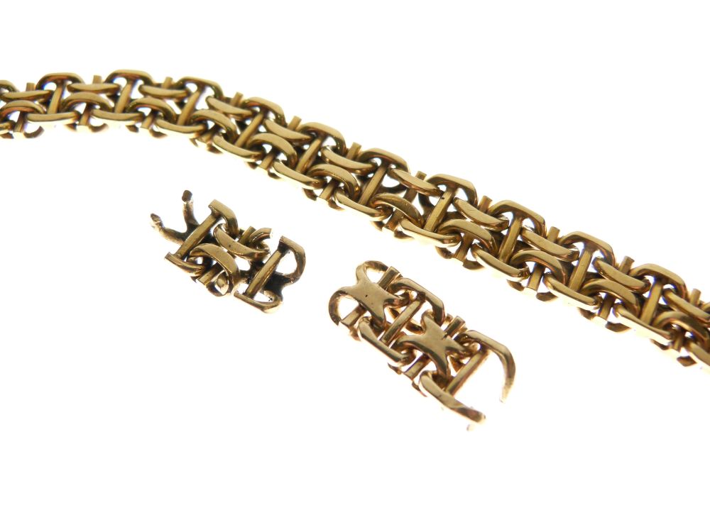 18ct gold fancy-link bracelet, 19cm long approx plus two spare links, 32.4g approx - Image 4 of 4