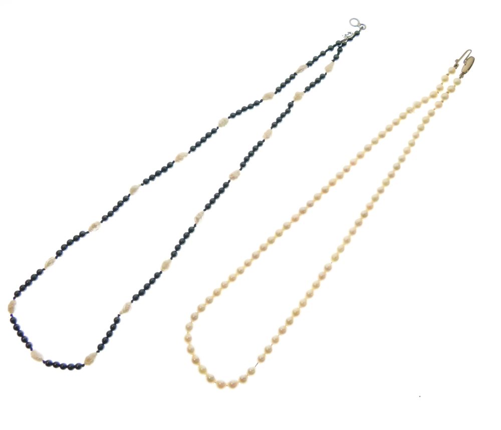 Cultured pearl necklace with yellow metal clasp stamped 9ct, 39cm long, together with a pearl and