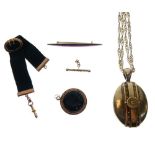 Small selection of jewellery to include yellow metal and bloodstone intaglio fob, yellow metal-