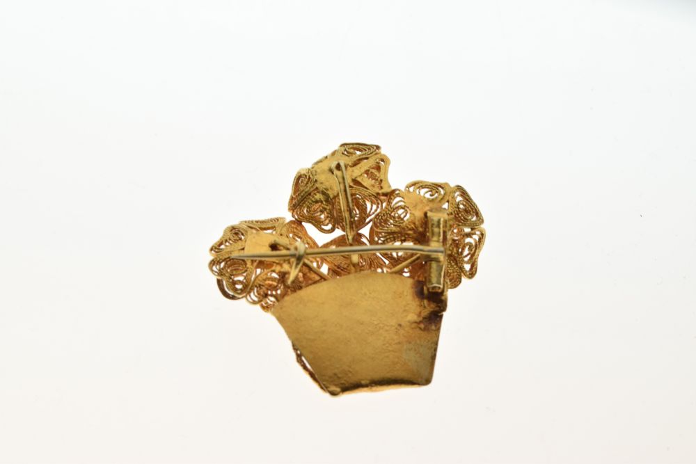 19th Century filigree giardinetto brooch, unmarked, 10.8g gross, cased Condition: No obvious faults. - Image 5 of 6