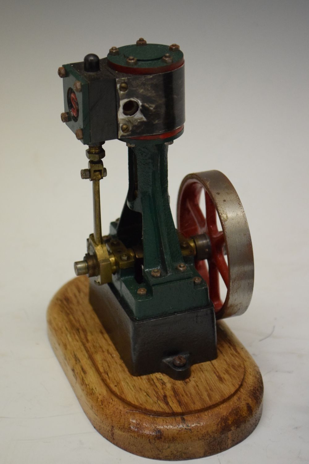 Stuart Turner model No.10 stationary steam engine, with 3-inch single fly wheel, 15cm high, on - Image 7 of 11