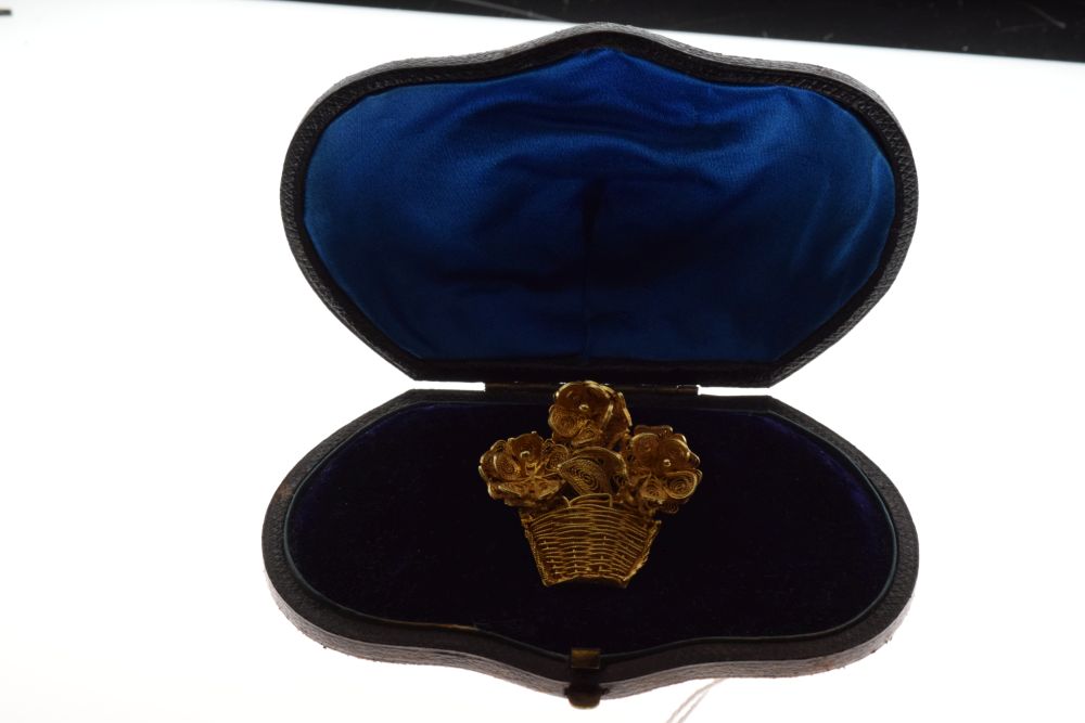 19th Century filigree giardinetto brooch, unmarked, 10.8g gross, cased Condition: No obvious faults. - Image 6 of 6