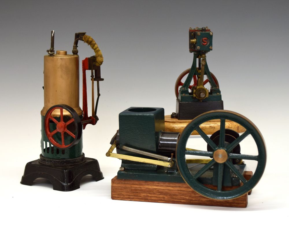 Stuart Turner model No.10 stationary steam engine, with 3-inch single fly wheel, 15cm high, on