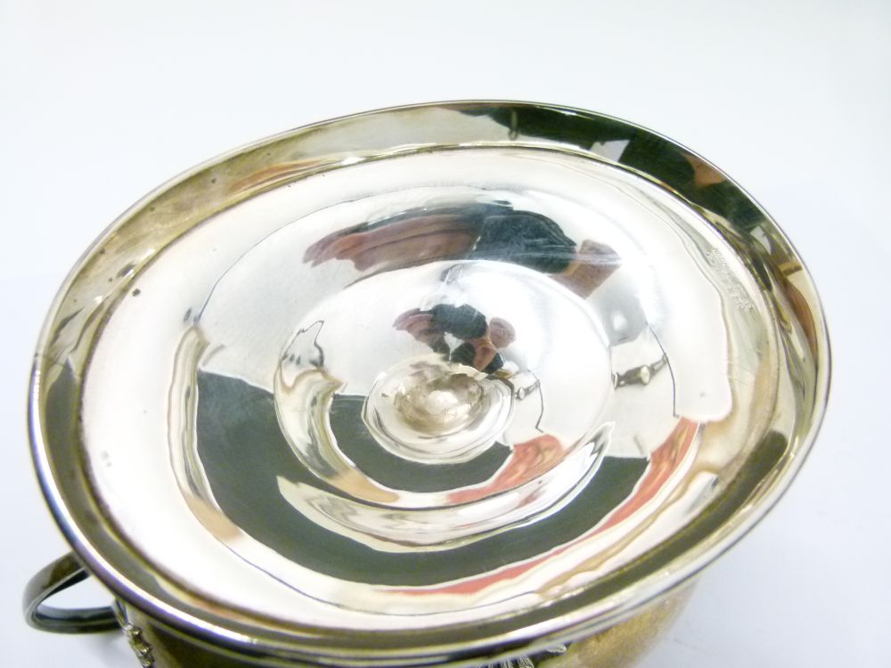 George V Art Nouveau silver bowl on stand, having naturalistic decoration with twin stylised handles - Image 7 of 8