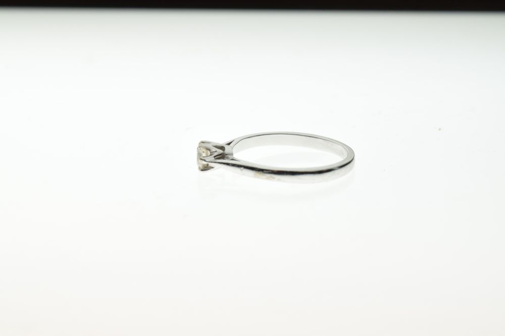 Single stone diamond 18ct white gold ring, the brilliant cut of approximately 0.25 carats estimated, - Image 2 of 6