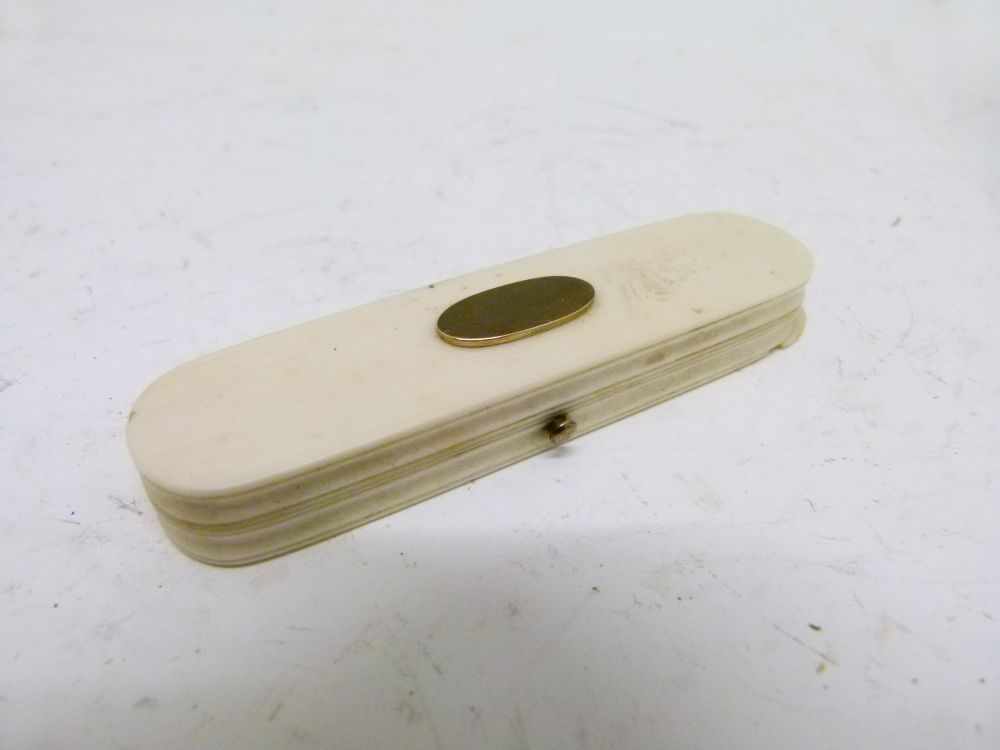 Late 18th/early 19th Century ivory patch box, of rounded oblong form with unmarked yellow metal - Image 2 of 6