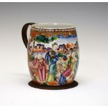 Late 18th or early 19th Century Chinese export porcelain mug of barrel form decorated with figures