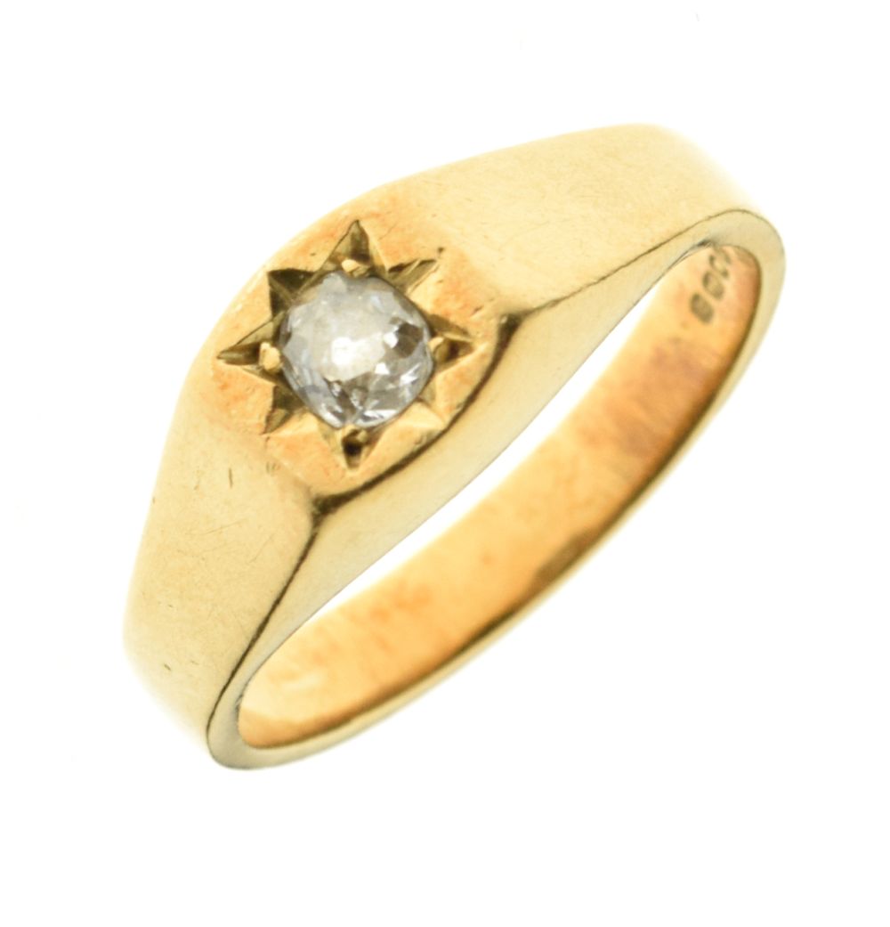 Single stone diamond ring, in 18ct yellow gold, the star set old brilliant cut of approximately 0.