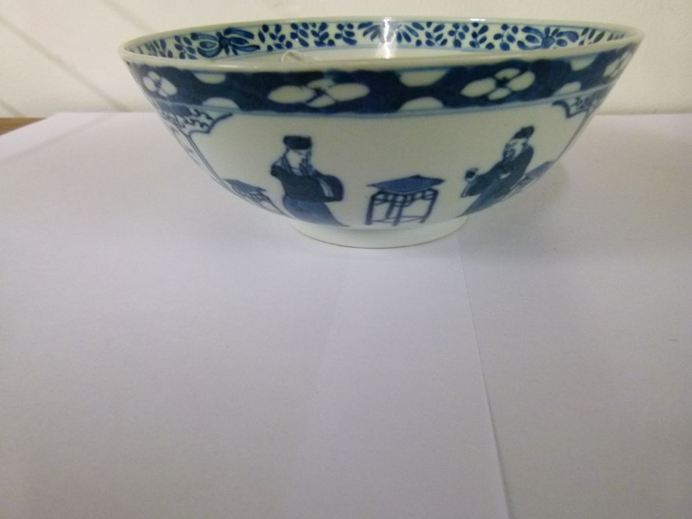 Chinese blue and white porcelain bowl, the interior with circular panel depicting a single figure in - Image 4 of 6