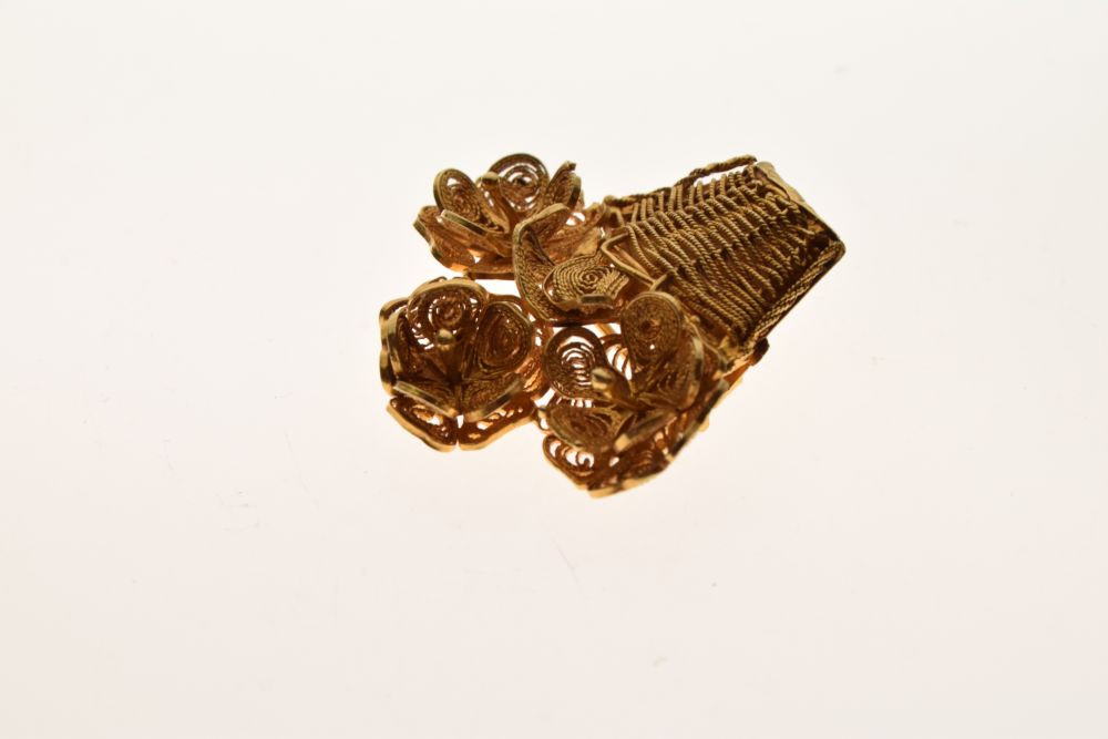 19th Century filigree giardinetto brooch, unmarked, 10.8g gross, cased Condition: No obvious faults. - Image 4 of 6