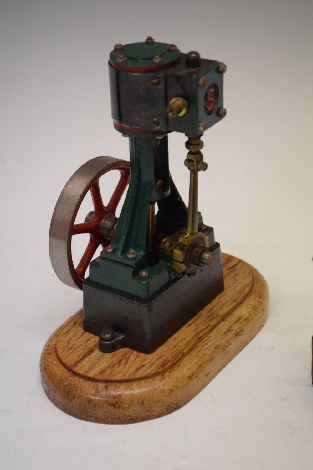 Stuart Turner model No.10 stationary steam engine, with 3-inch single fly wheel, 15cm high, on - Image 6 of 11