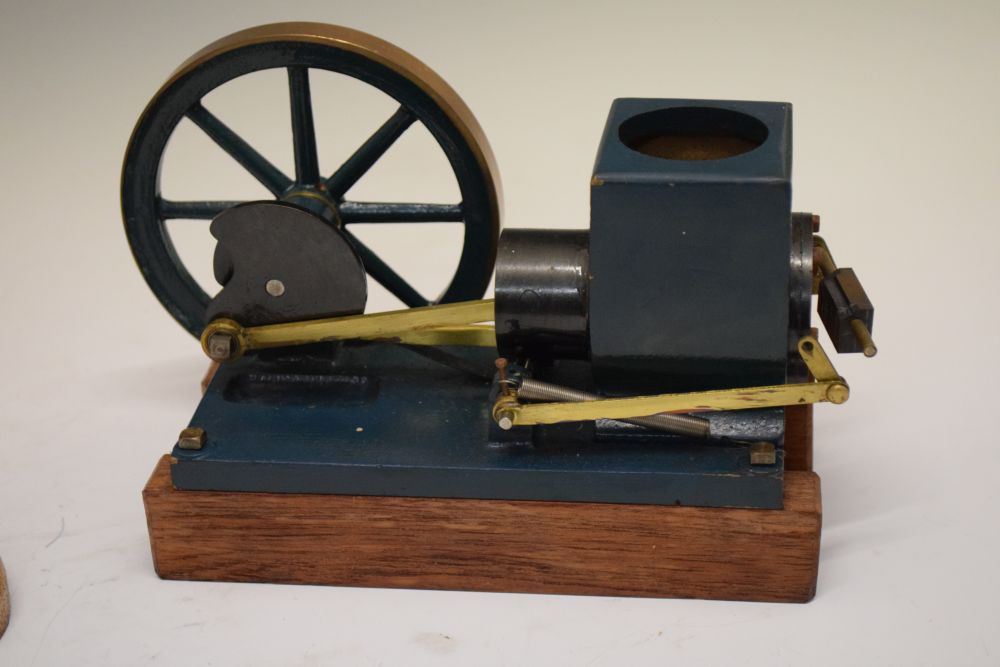 Stuart Turner model No.10 stationary steam engine, with 3-inch single fly wheel, 15cm high, on - Image 10 of 11