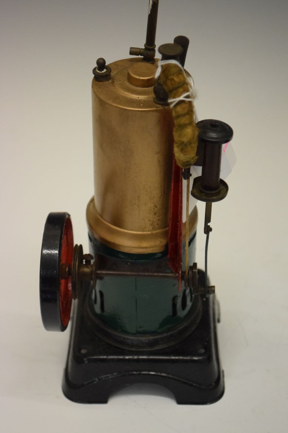 Stuart Turner model No.10 stationary steam engine, with 3-inch single fly wheel, 15cm high, on - Image 4 of 11