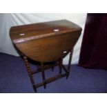 SMALL OAK DROP LEAF BOBBIN TURNED OCCASIONAL TABLE EST [£20- £40]