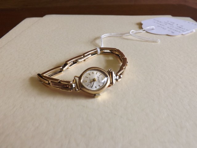 ACCURIST 9CT GOLD LADIES MECHANICAL WRIST WATCH & BRACELET 11,9gms EST [£80-£120]