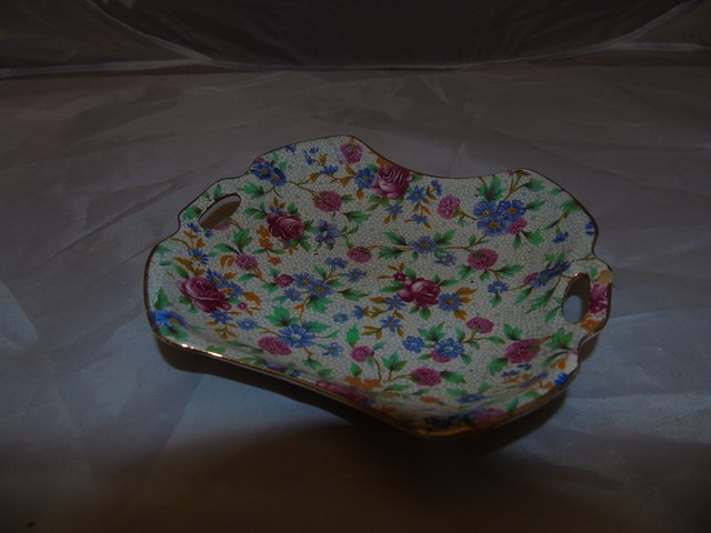 8 DECORATIVE PLATES AND TEAPOT EST[£25-£40] - Image 12 of 16