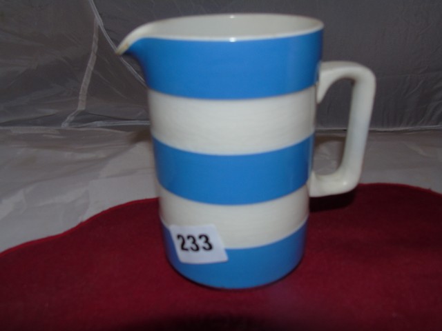 SMALL DECORATIVE WADE GIN BARREL,CROWN DEVON TEA CONTAINER & A CORNISH BLUE/WHITE CUP EST [£12- £ - Image 5 of 8