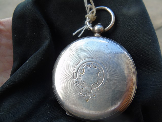 SILVER POCKET WATCH CHESTER 1893 SILVER DIAL WITH GOLD NUMERALS EST[£100-£150] - Image 2 of 6