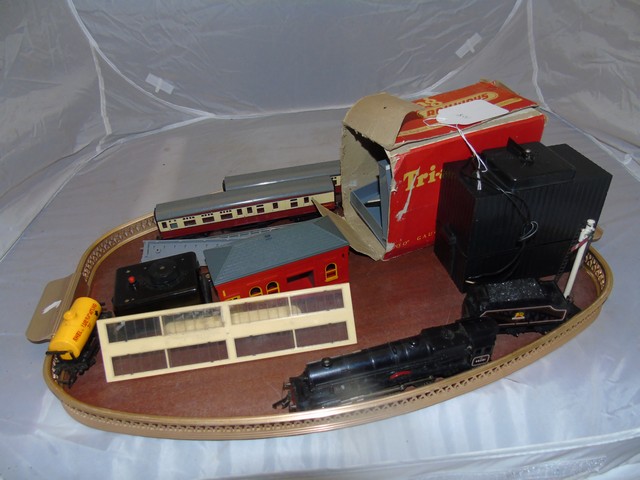 TRI-ANG LOCOMOTIVE TENDER & OTHER PARTS [£15 - £30]