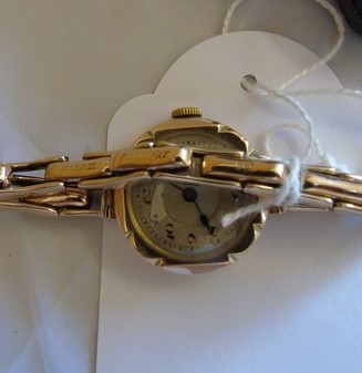 9CT YELLOW GOLD LADIES MANUAL WIND WRIST WATCH 18.47GRAMS EST [£40-£60] - Image 2 of 4