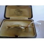 18CT GOLD DIAMOND BAR BROOCH 2.3GRMS EST [£60-£80]